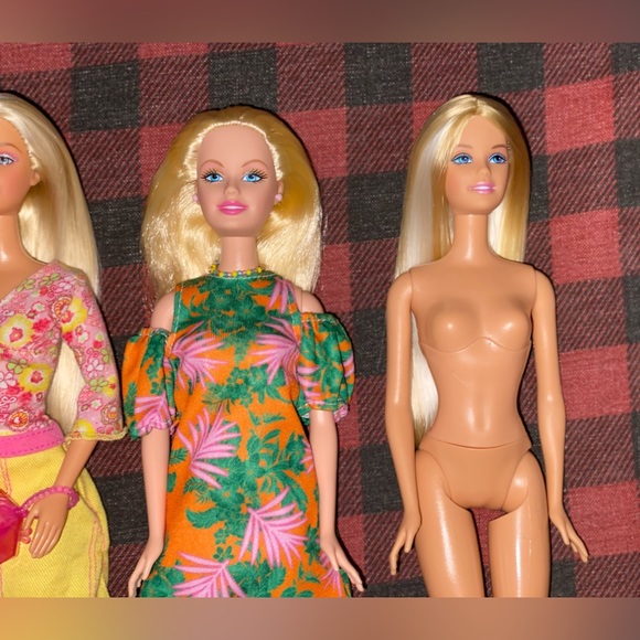 12 Barbie Dolls, 1 Ken & 4 Kelly Dolls Lot - Picture 4 of 15